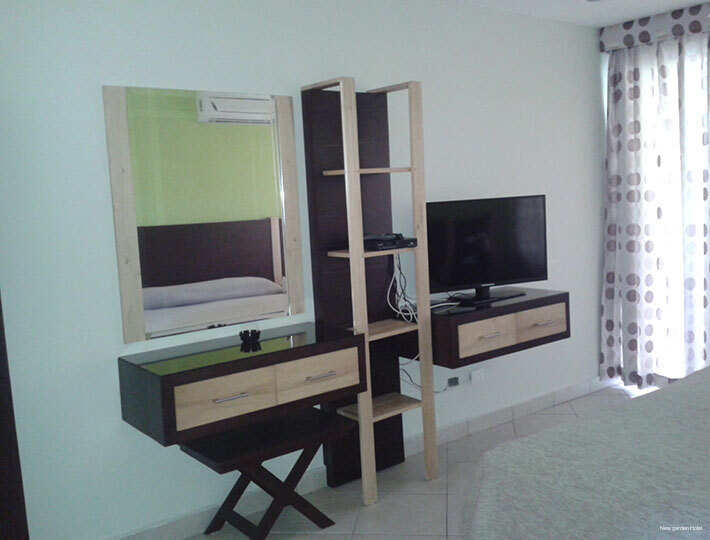 Фото New Garden Hotel