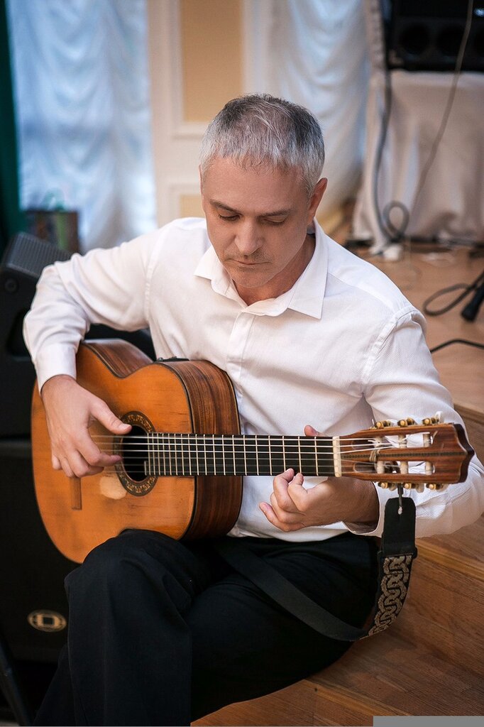 Music school Learning to play the guitar, learning to play the ukulele, Krasnodar, photo