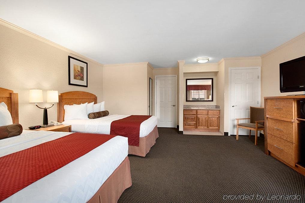 Фото Best Western Plus Ontario Airport & Convention Center