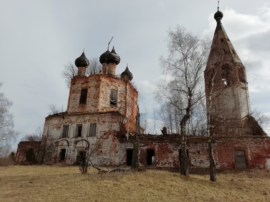 Iglesia ortodoxa Tserkov Troitsy Zhivonachalnoy V Marinskom, , foto
