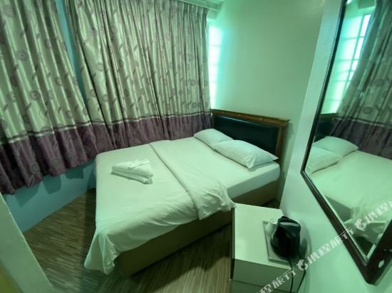 Фото Meriton Hotel