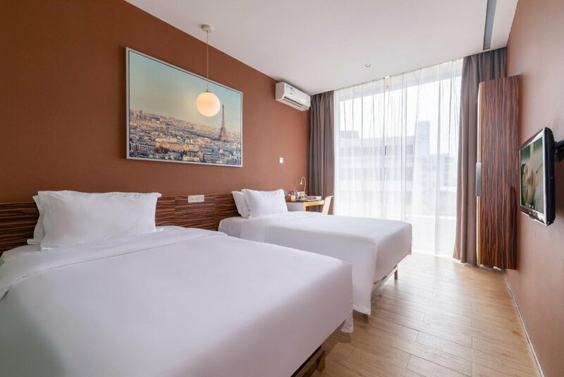 Гостиница Colour Inn Shenzhen Dongmen Branch в Шэньчжэне