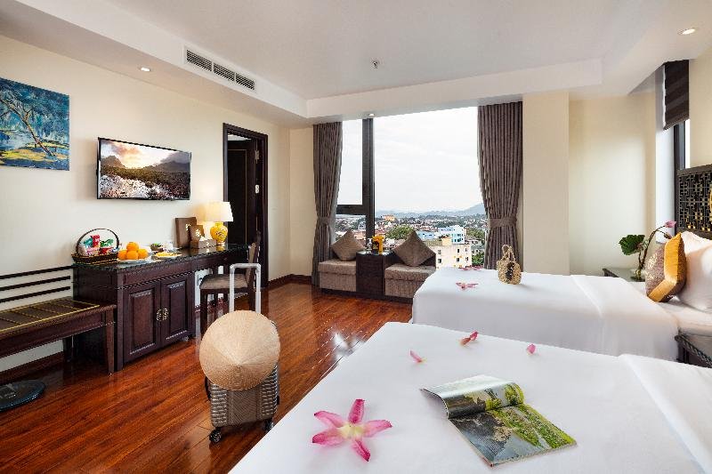 Фото Thanh Lich Royal Boutique Hotel