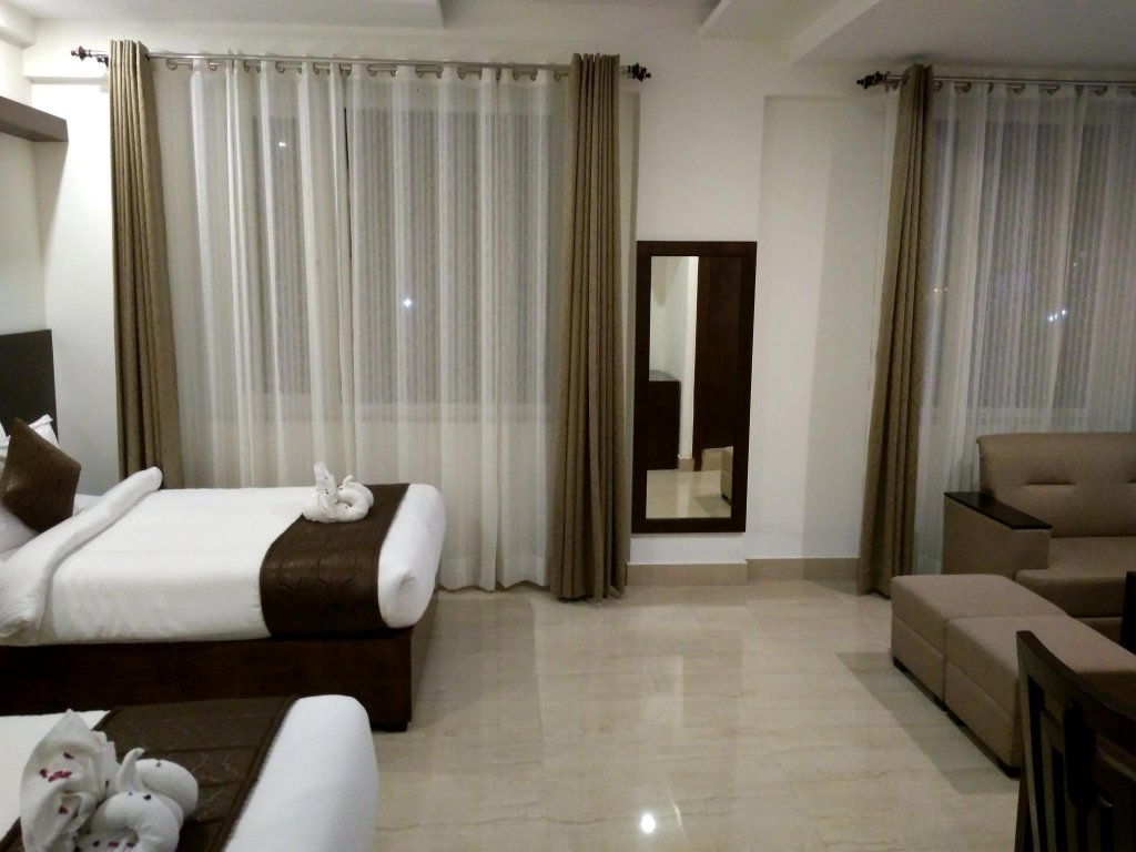 Фото Hotel Holiday Hill