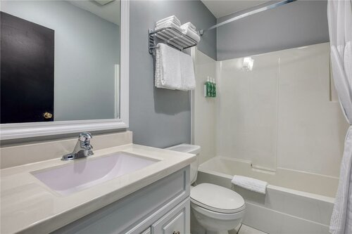 Гостиница Stoke Hotel SureStay Collection by Best Western в Ревелстоке