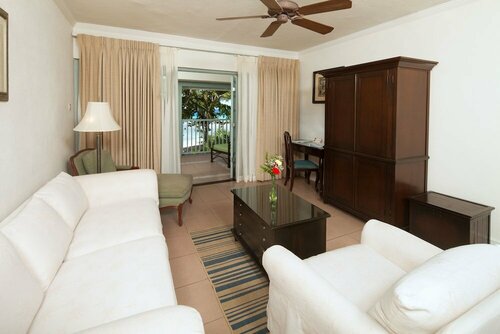 Гостиница Savannah Beach Club Hotel & Spa в Бриджтауне