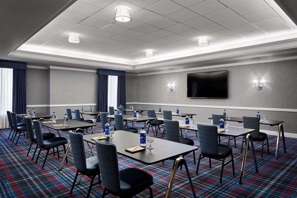 Фото Graduate Storrs