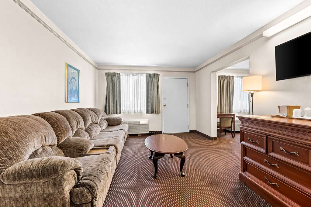 Фото SureStay Hotel by Best Western Castro Valley