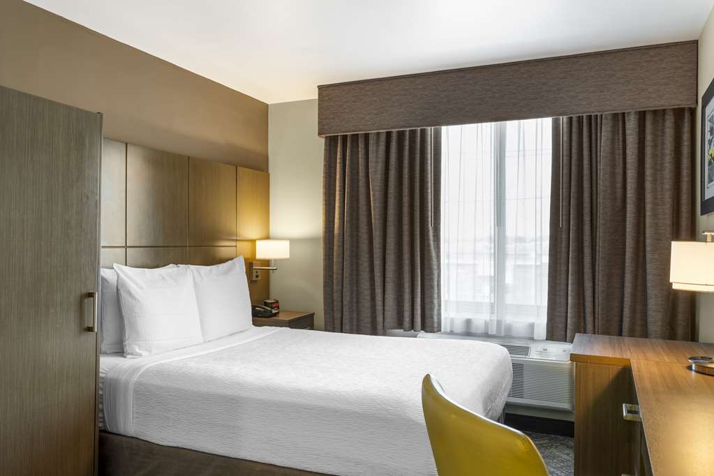 Фото Best Western Brooklyn-Coney Island Inn