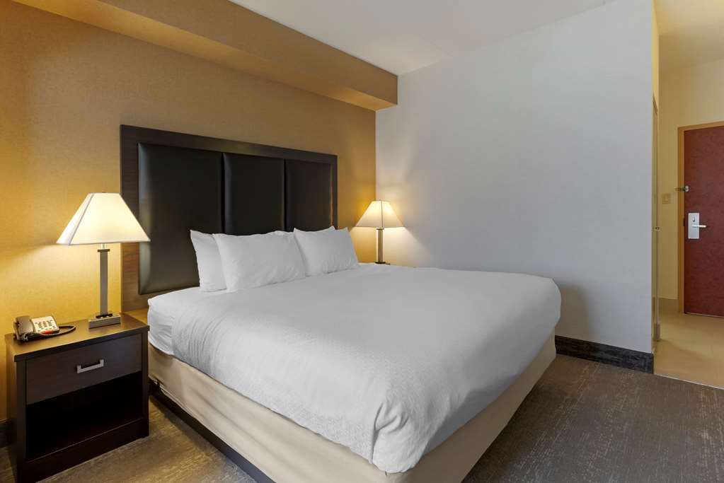 Фото Best Western Plus Burlington Inn & Suites