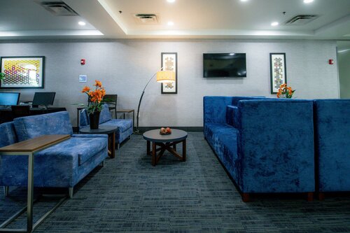 Гостиница Holiday Inn Express & Suites Kansas City - Grandview, an Ihg Hotel в Грандвью