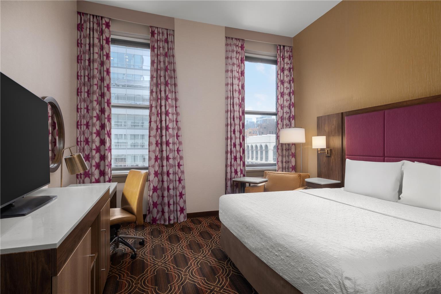 Фото Hampton Inn Majestic Chicago Theatre District