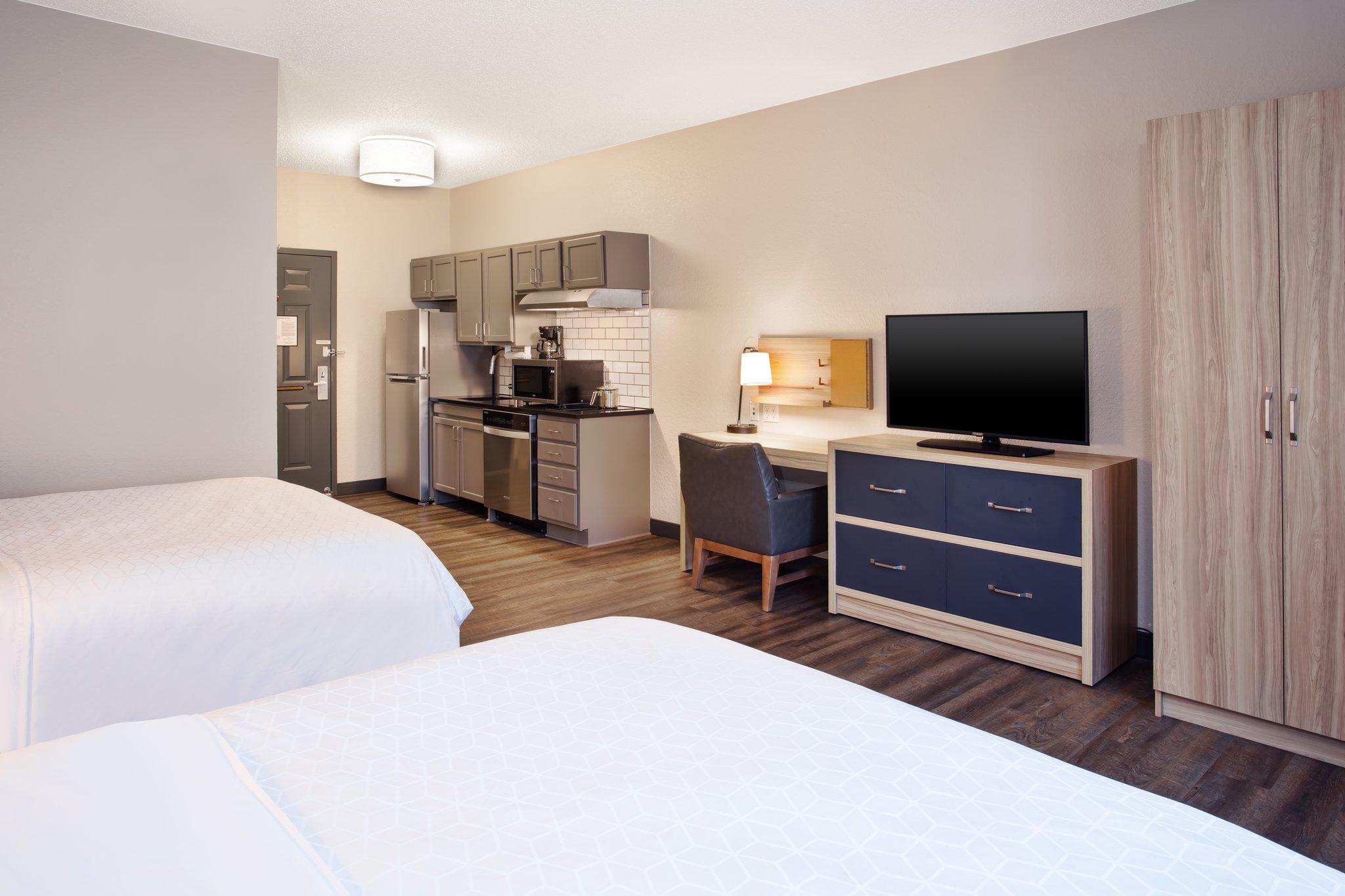 Фото Candlewood Suites Kenosha, an Ihg Hotel