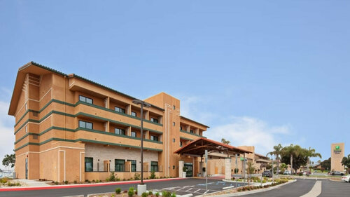 Гостиница Holiday Inn Express Hotel & Suites Ventura, an Ihg Hotel в Вентуре