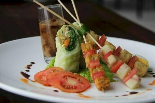 Гостиница Java Lotus Hotel Jember в Джембере