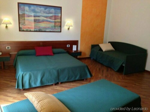 Гостиница Grande Albergo Maugeri в Ачиреале