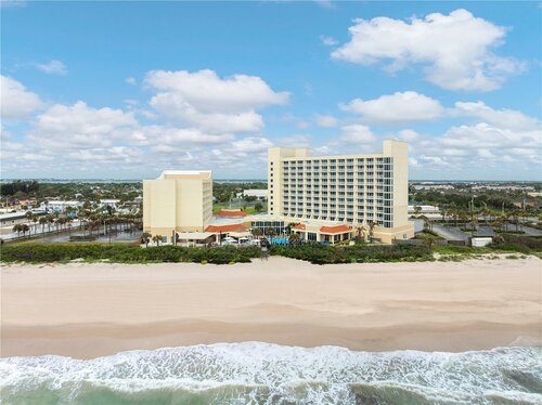 Гостиница Hilton Melbourne Beach Oceanfront в Мельбурне