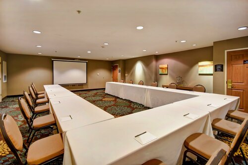 Гостиница Staybridge Suites Madison-East by Ihg в Сан Прейри