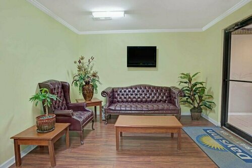 Гостиница Days Inn by Wyndham Marietta White Water в Мариетте