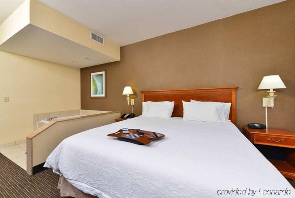 Фото Hampton Inn Linden