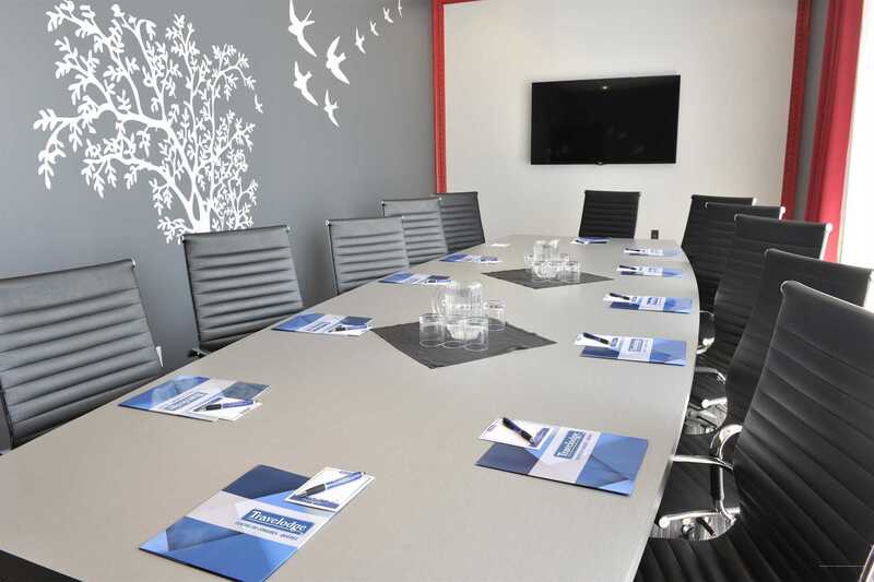 Фото Travelodge by Wyndham Hotel & Convention Centre Quebec City