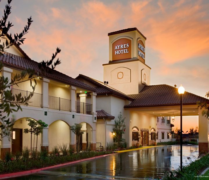 Фото Ayres Hotel Anaheim