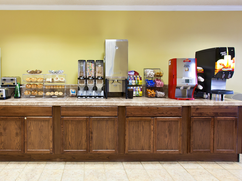 Фото Landmark Inn Fort Irwin