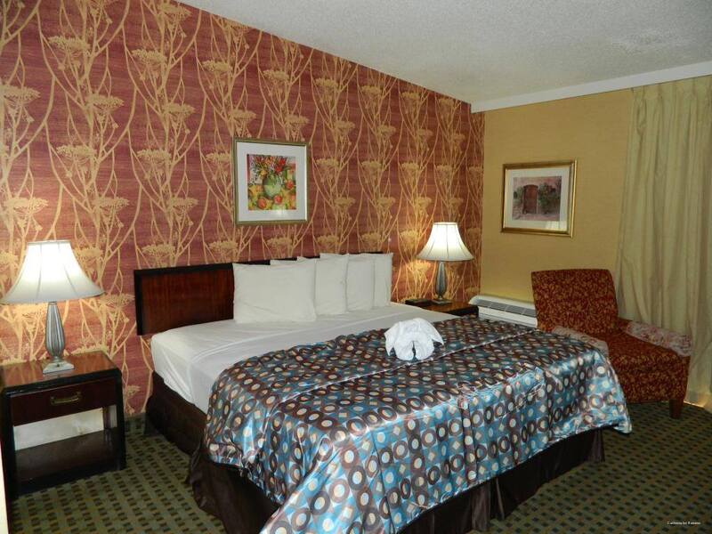 Фото California Inn