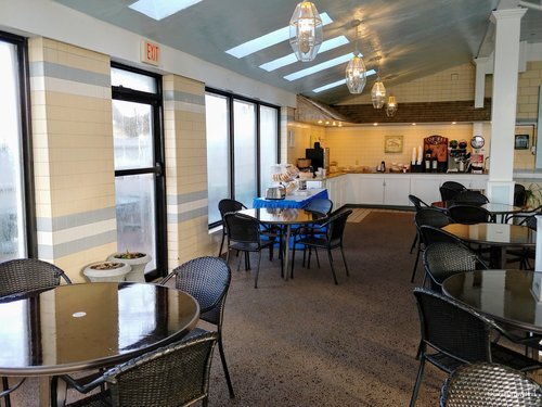 Фото Hyannis Travel Inn