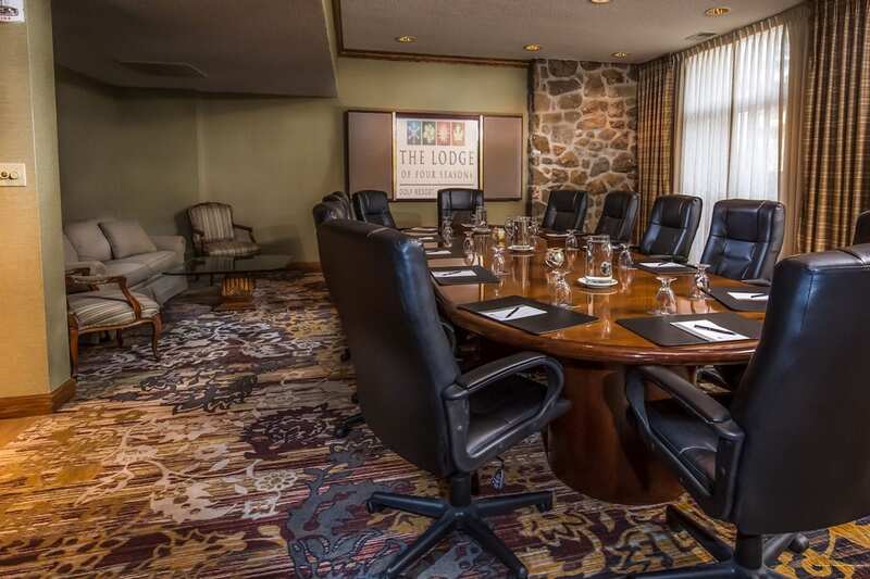 Фото Lodge Of Four Seasons Golf Resort, Marina & SPA