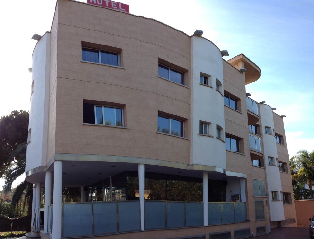 Фото отеля 1