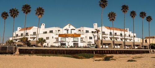Гостиница Sandcastle Hotel on the Beach