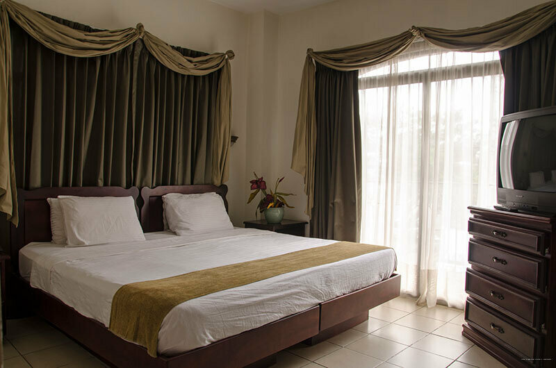 Гостиница Hotel Plaza Real Suites & Apartments в Сан-Хосе