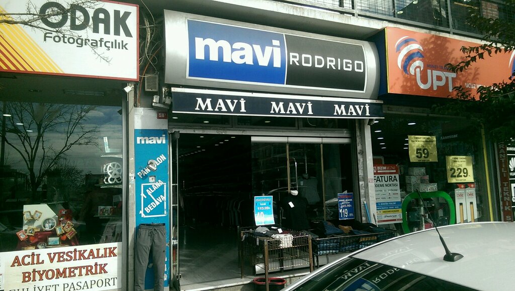 Clothing store Mavi Rodrigo, Istanbul, photo