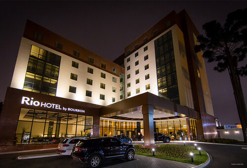 Внешний вид отеля Bourbon Curitiba Hotel e Suítes в Куритибе, фото 1