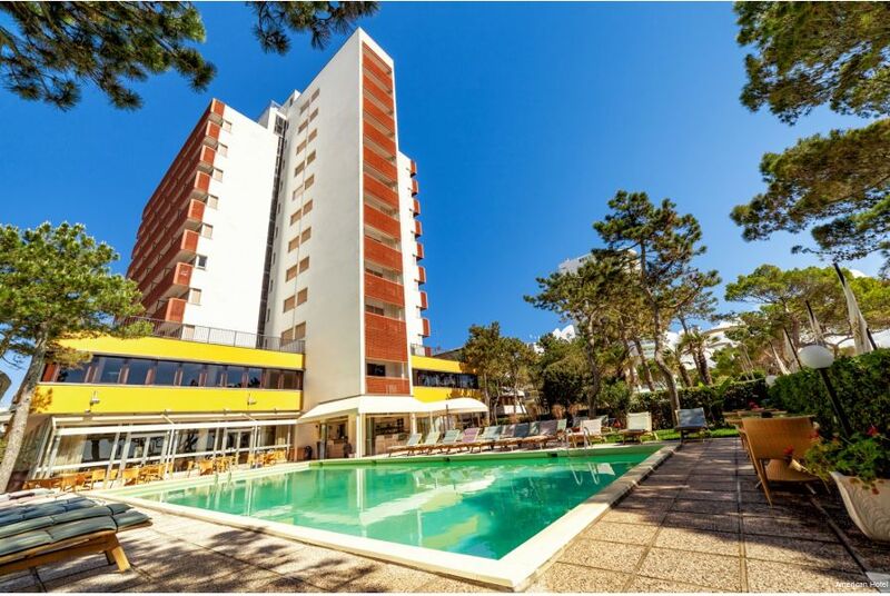 Фото American Hotel