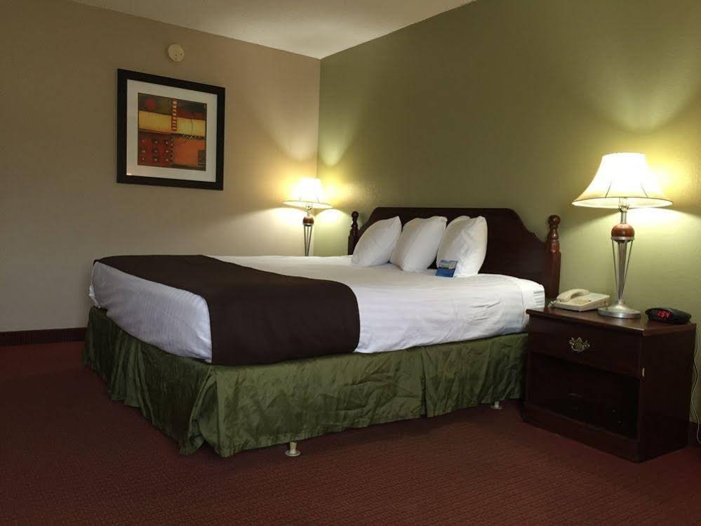 Фото Baymont by Wyndham Kokomo