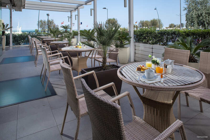 Фото Hotel Club House