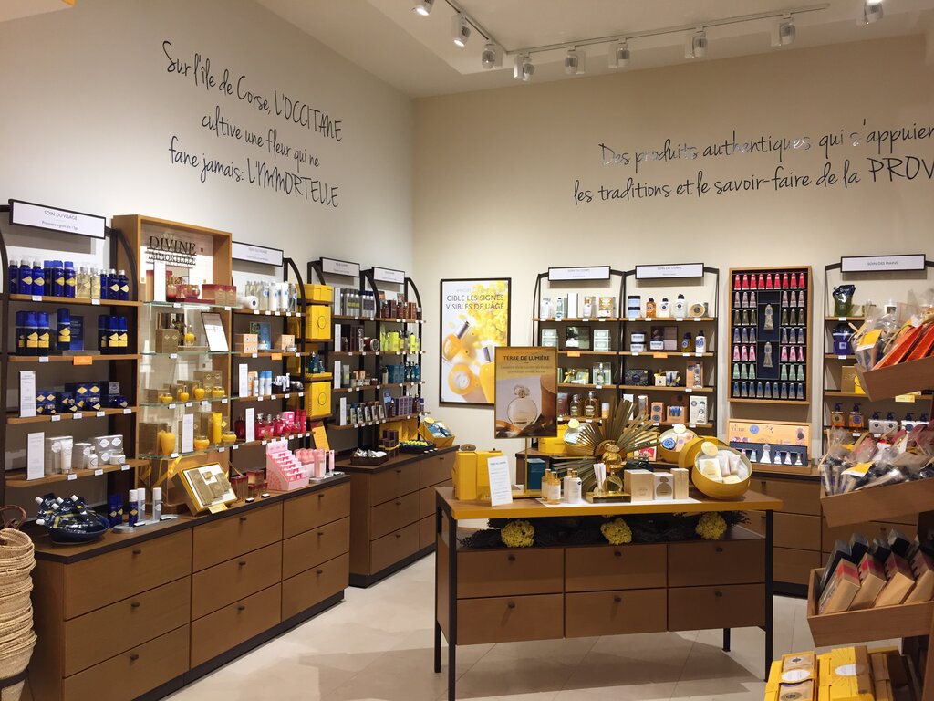 Perfume and cosmetics shop L'occitane EN Provence, Laval, photo