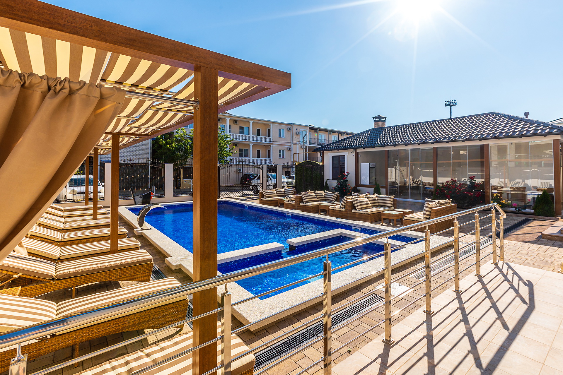 Фото отеля 2