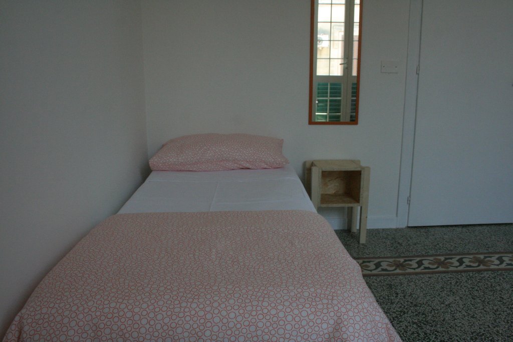 Фото Urban Oasis Hostel