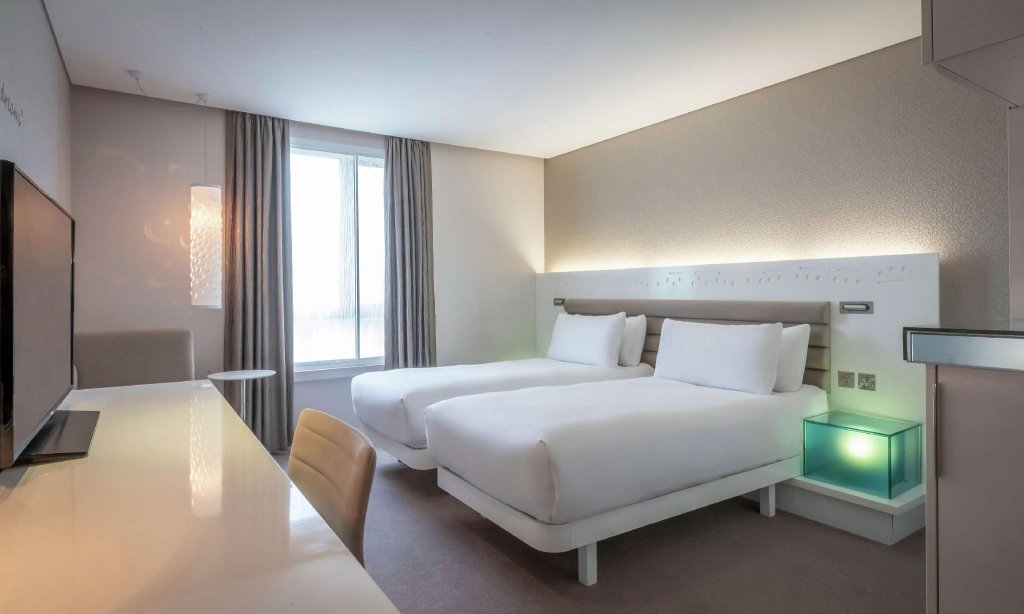 Фото The Morrison Dublin, Curio Collection by Hilton