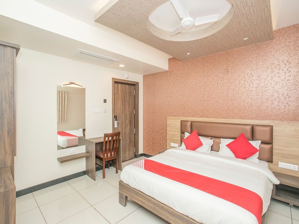 Фото Capital O 15403 Krishna Vaibhava