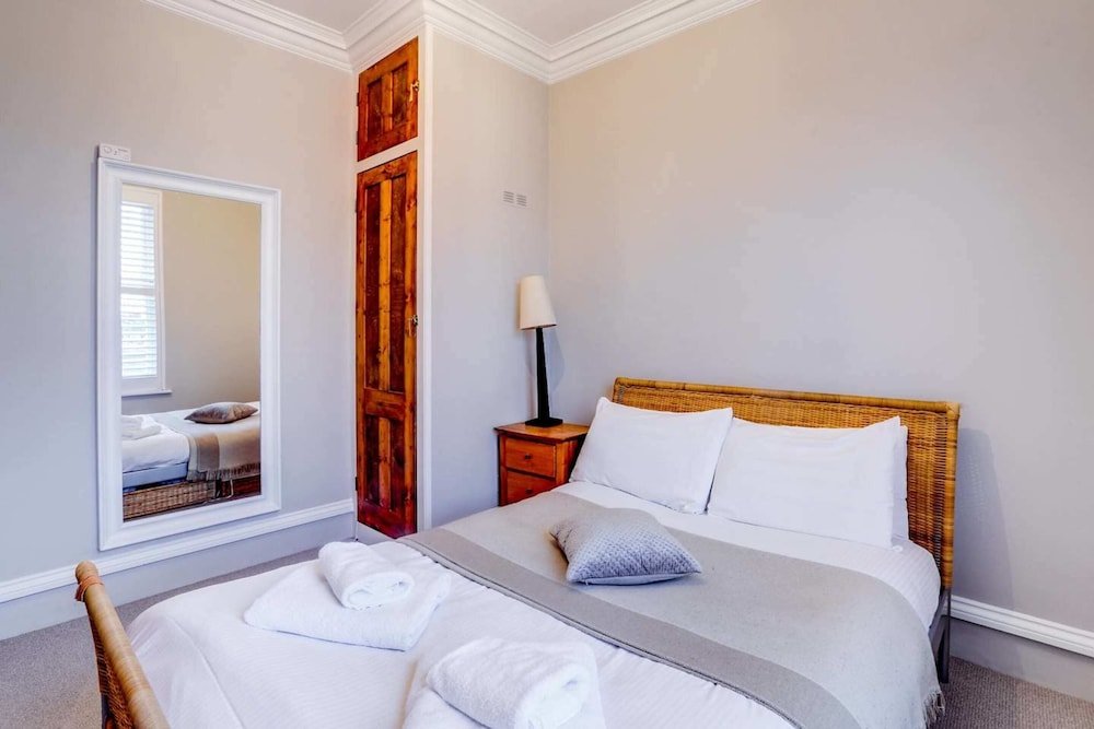Фото Fulham Large 1 bed Flat in Charming Building