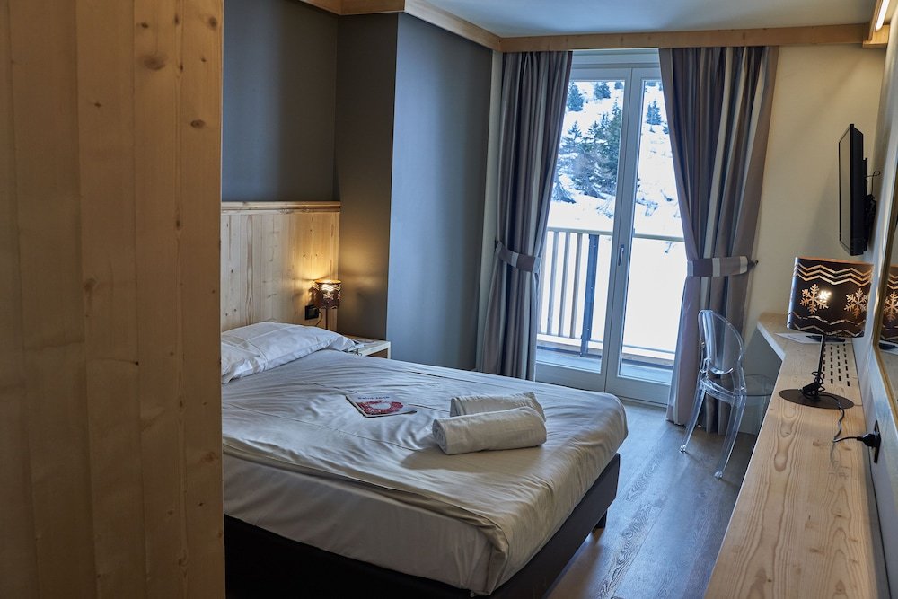 Фото Hotel Piandineve