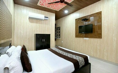 Гостиница Oyo 8105 Royale Guest House в Лудхияне