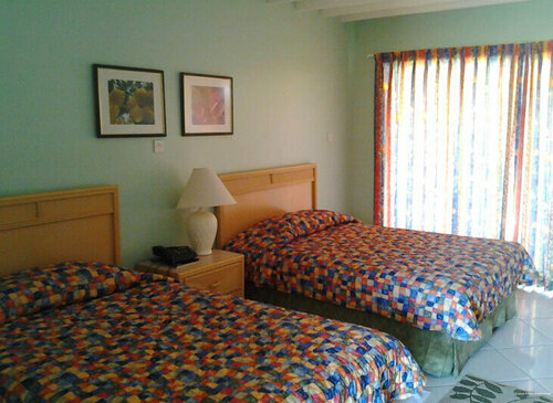 Гостиница Sunset Shores Beach Hotel в Кингстауне