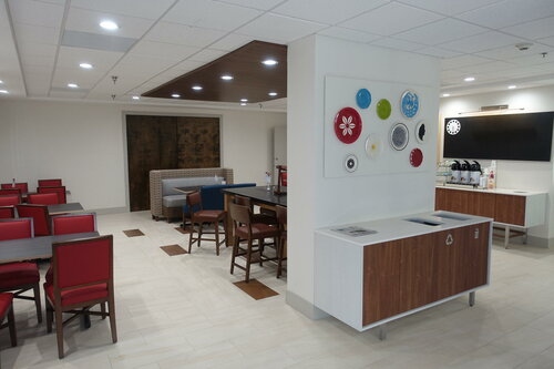 Гостиница Holiday Inn Express & Suites Brentwood, an Ihg Hotel в Антиоке