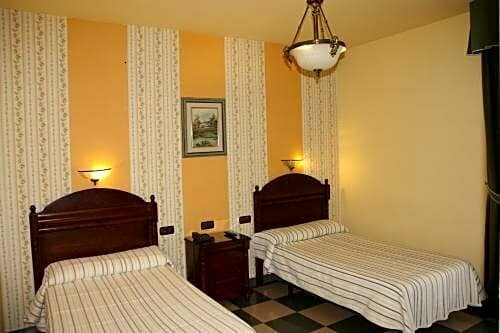 Гостиница Hotel Frijon в Сафре