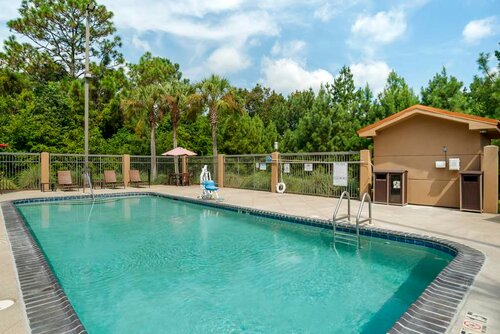 Гостиница Best Western Plus Daphne Inn & Suites в Дафни